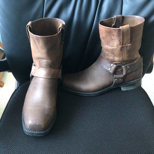 Mens 10 1/2 Frye Boots